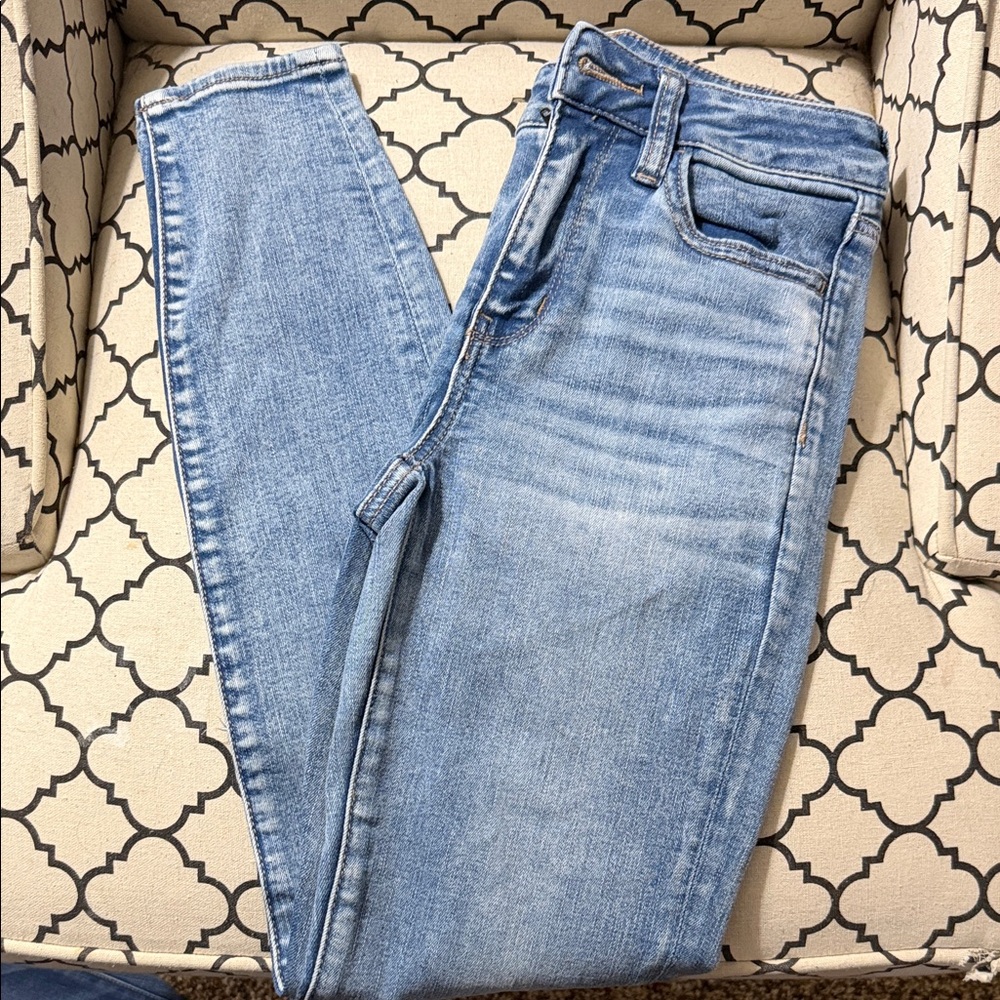 American Eagle Outfitters Light Blue Skinny Jeans